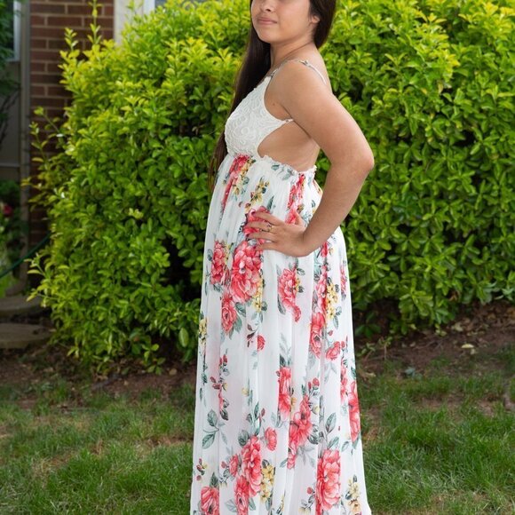 Dressday Floral Maxi Dress With Back Out - Picture 13 of 14